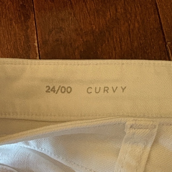 LOFT Curvy White Jean Shorts - Picture 2 of 4